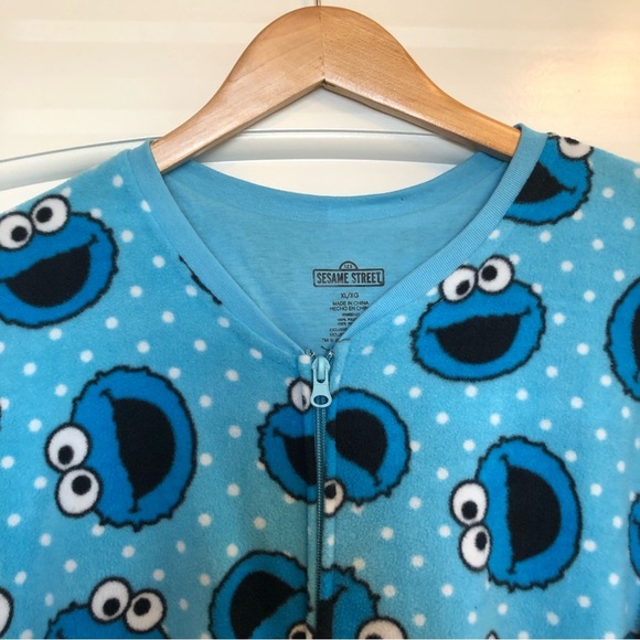 Cookie Monster Onesie Pajamas For Adult & Teens, Size XL - Picture 6 of 10